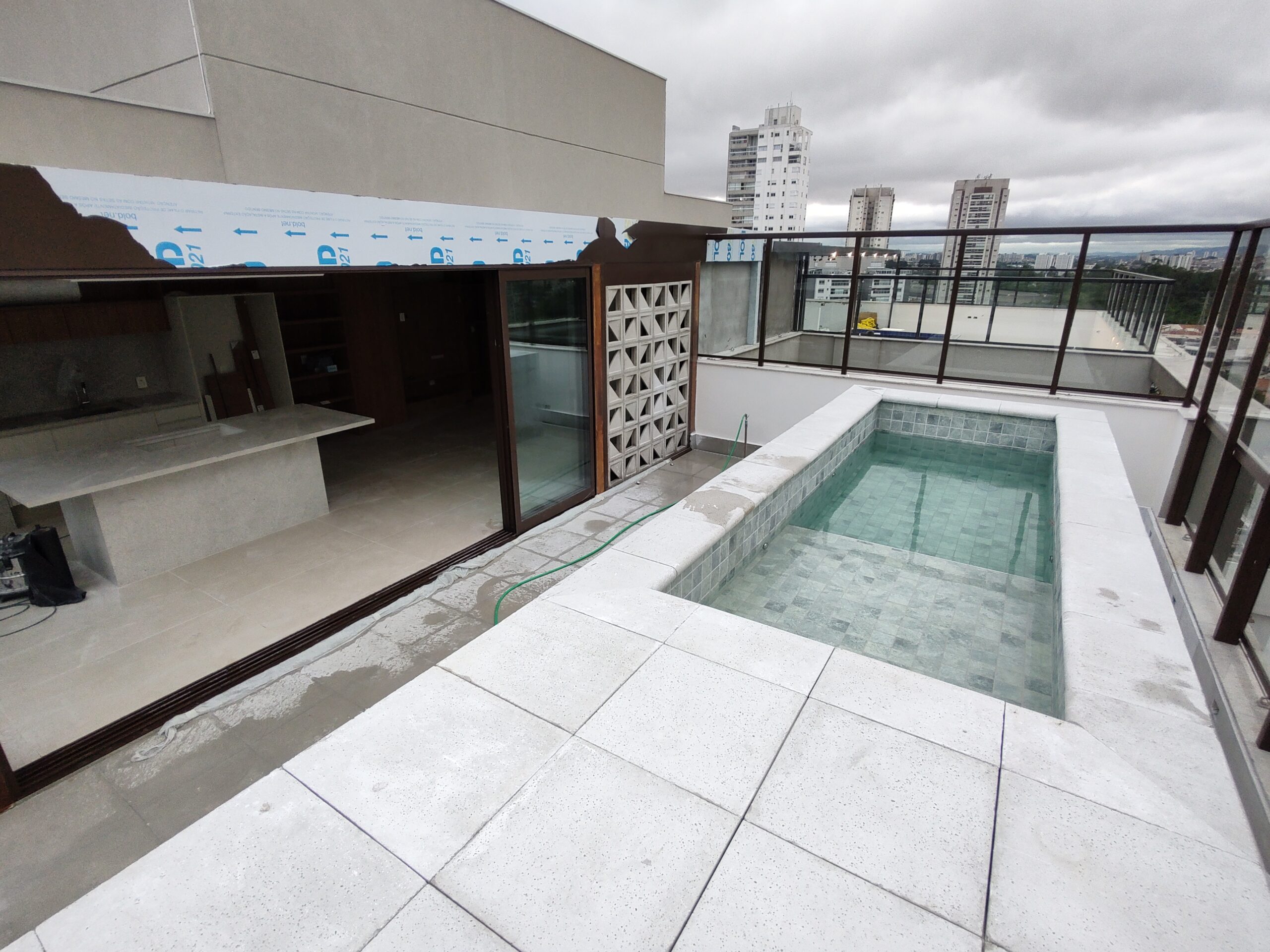 Execução de piscina em Cobertura