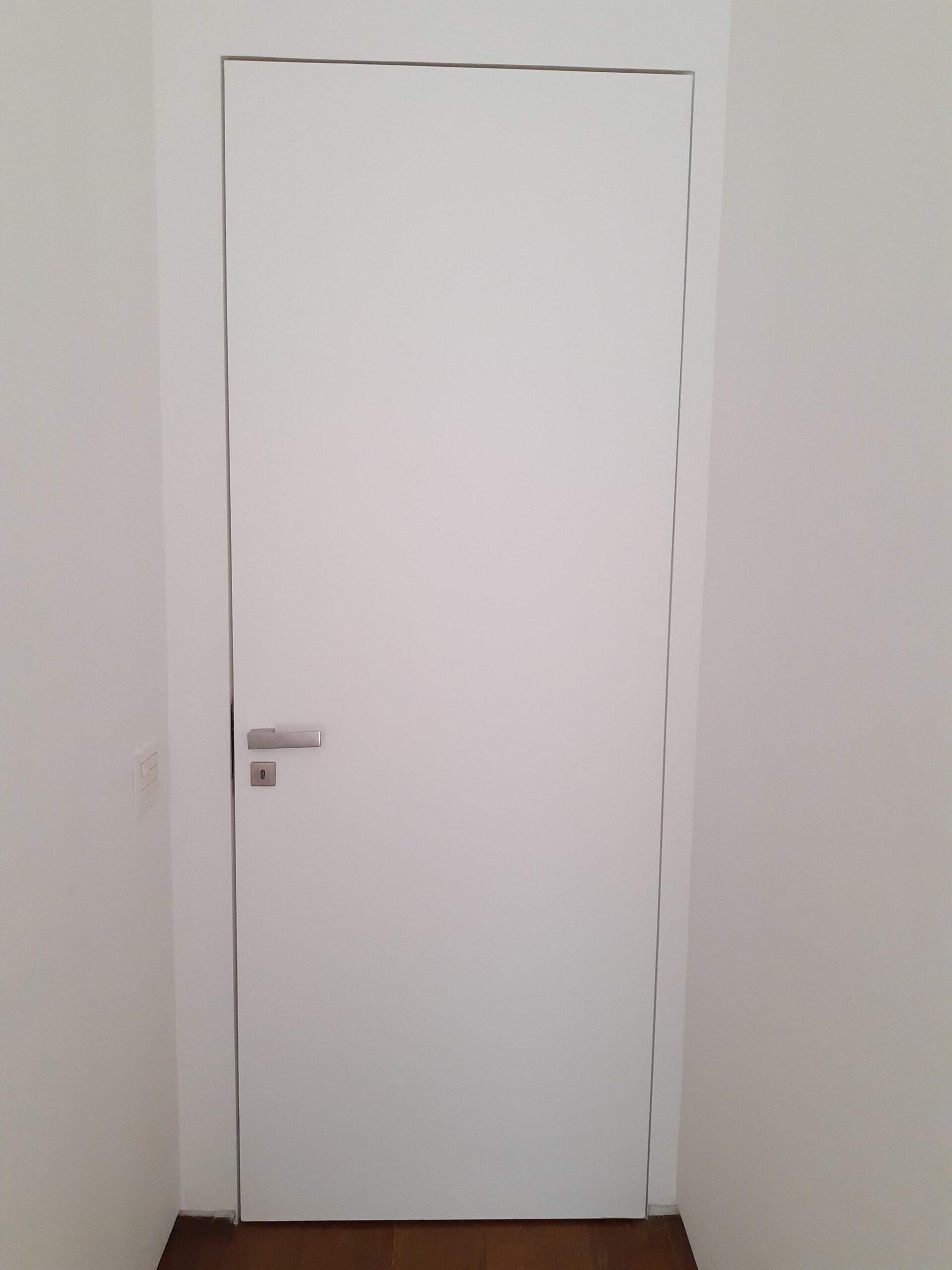 Portas com batentes invisíveis